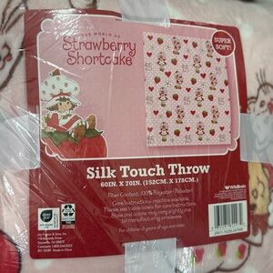 Strawberry Shortcake Silk Touch Throw 60in x 70in
